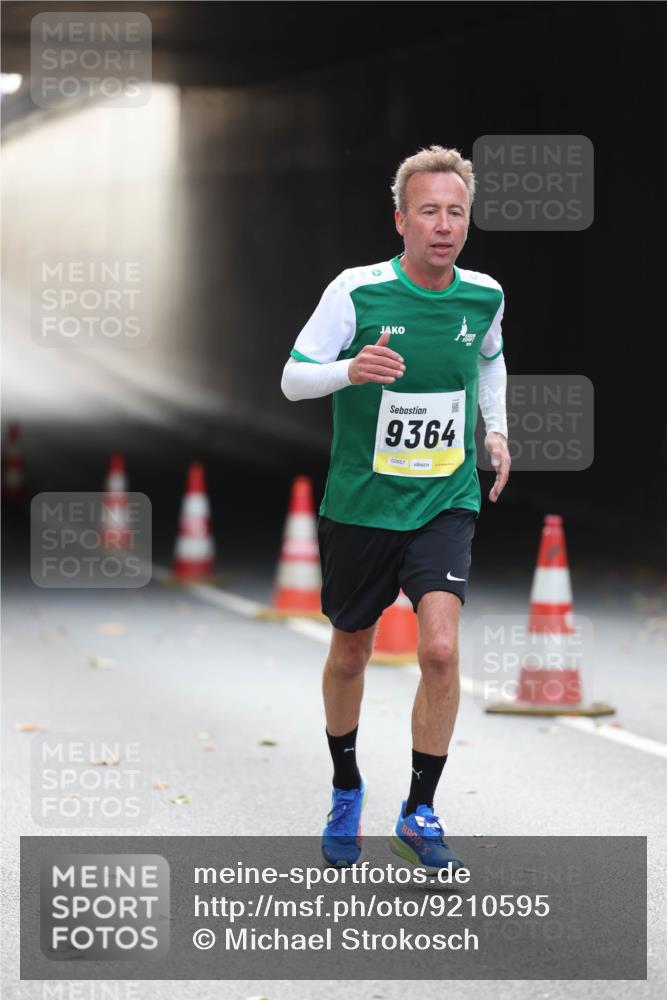 05.10.2025 - 20. swb-Marathon Bremen Michael Strokosch http://msf.ph/oto/9210595 05.10.2025 10:37:43 Laufen 9364 meine-sportfotos.de