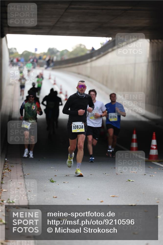 05.10.2025 - 20. swb-Marathon Bremen Michael Strokosch http://msf.ph/oto/9210596 05.10.2025 10:37:46 Laufen 10838, 115, 10104 meine-sportfotos.de