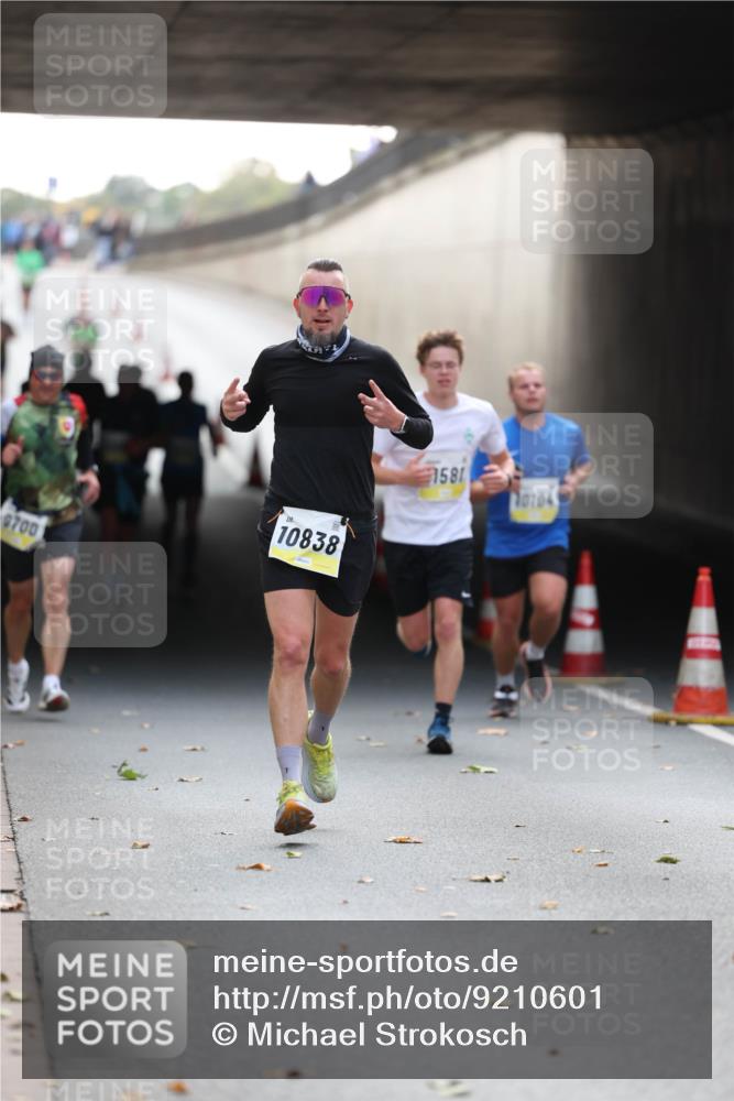 05.10.2025 - 20. swb-Marathon Bremen Michael Strokosch http://msf.ph/oto/9210601 05.10.2025 10:37:48 Laufen 700, 10838, 1581, 10104 meine-sportfotos.de