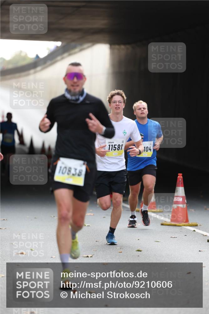 05.10.2025 - 20. swb-Marathon Bremen Michael Strokosch http://msf.ph/oto/9210606 05.10.2025 10:37:49 Laufen 10838, 11581, 104 meine-sportfotos.de