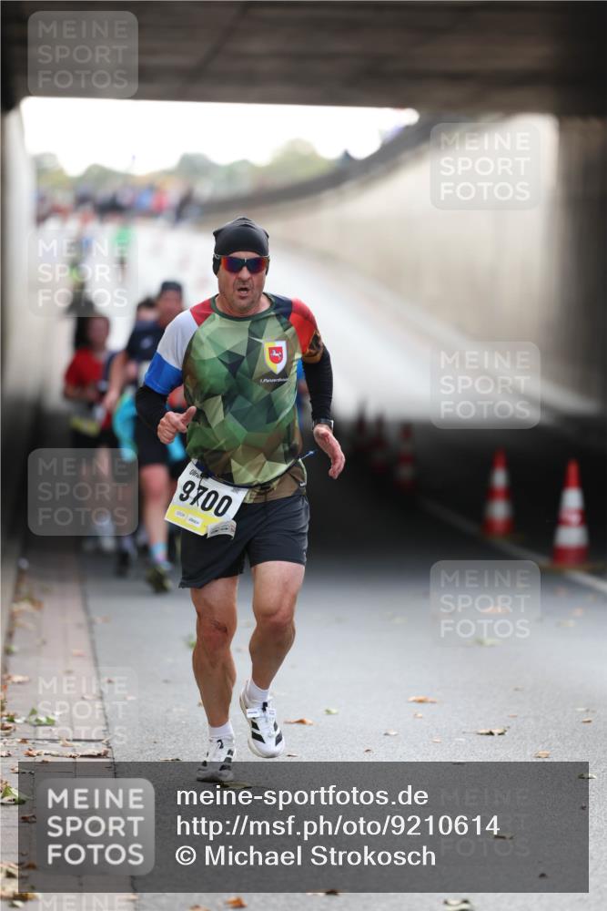 05.10.2025 - 20. swb-Marathon Bremen Michael Strokosch http://msf.ph/oto/9210614 05.10.2025 10:37:52 Laufen 9700, 02538, 1 meine-sportfotos.de