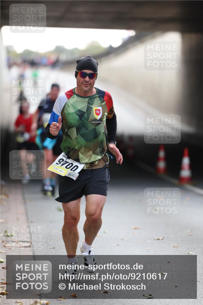 05.10.2025 - 20. swb-Marathon Bremen Michael Strokosch http://msf.ph/oto/9210617 05.10.2025 10:37:52 Laufen 1, 8700, 02538, 4900 meine-sportfotos.de