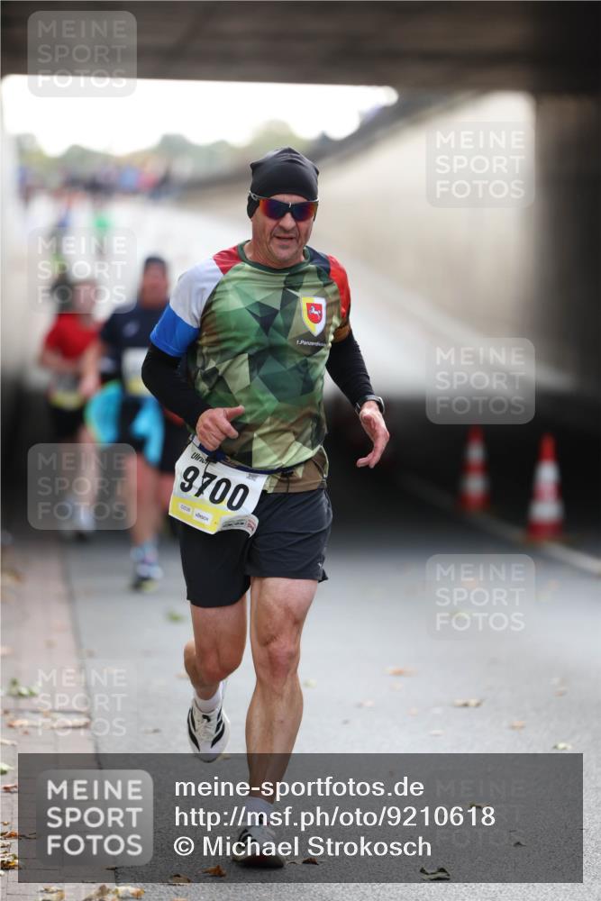 05.10.2025 - 20. swb-Marathon Bremen Michael Strokosch http://msf.ph/oto/9210618 05.10.2025 10:37:53 Laufen 1, 9700, 02538 meine-sportfotos.de