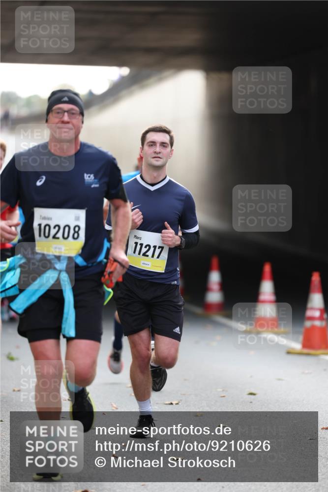 05.10.2025 - 20. swb-Marathon Bremen Michael Strokosch http://msf.ph/oto/9210626 05.10.2025 10:37:56 Laufen 10208, 11217 meine-sportfotos.de