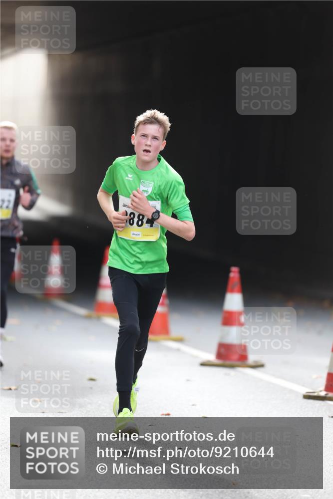 05.10.2025 - 20. swb-Marathon Bremen Michael Strokosch http://msf.ph/oto/9210644 05.10.2025 10:38:06 Laufen 22, 884 meine-sportfotos.de