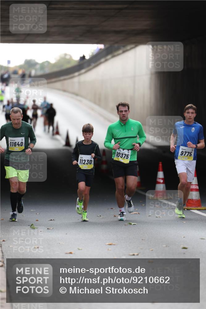 05.10.2025 - 20. swb-Marathon Bremen Michael Strokosch http://msf.ph/oto/9210662 05.10.2025 10:38:15 Laufen 11640, 11230, 10375, 9775 meine-sportfotos.de