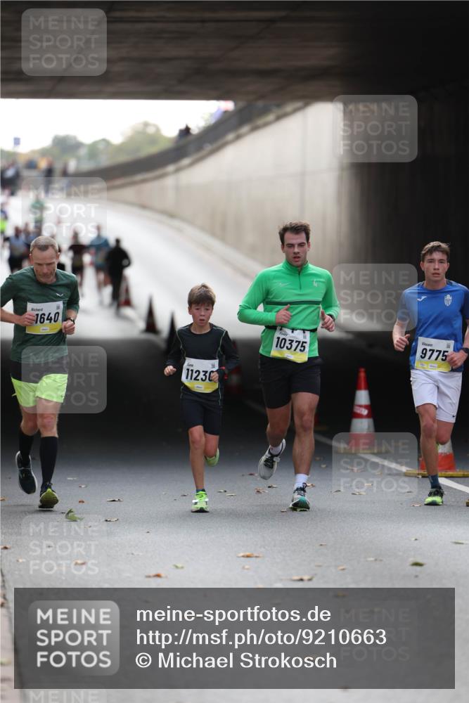 05.10.2025 - 20. swb-Marathon Bremen Michael Strokosch http://msf.ph/oto/9210663 05.10.2025 10:38:15 Laufen 1640, 11230, 10375, 9775 meine-sportfotos.de