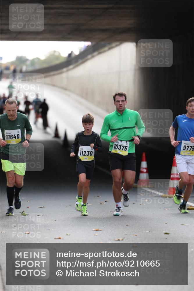 05.10.2025 - 20. swb-Marathon Bremen Michael Strokosch http://msf.ph/oto/9210665 05.10.2025 10:38:16 Laufen 11640, 11230, 10375, 9775 meine-sportfotos.de