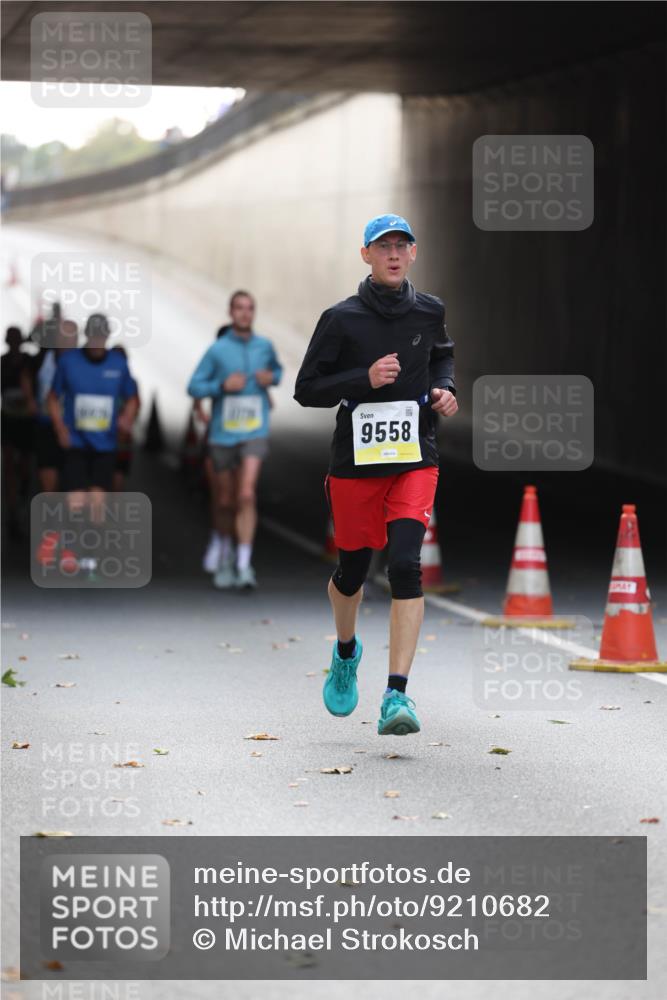 05.10.2025 - 20. swb-Marathon Bremen Michael Strokosch http://msf.ph/oto/9210682 05.10.2025 10:38:28 Laufen 9558 meine-sportfotos.de