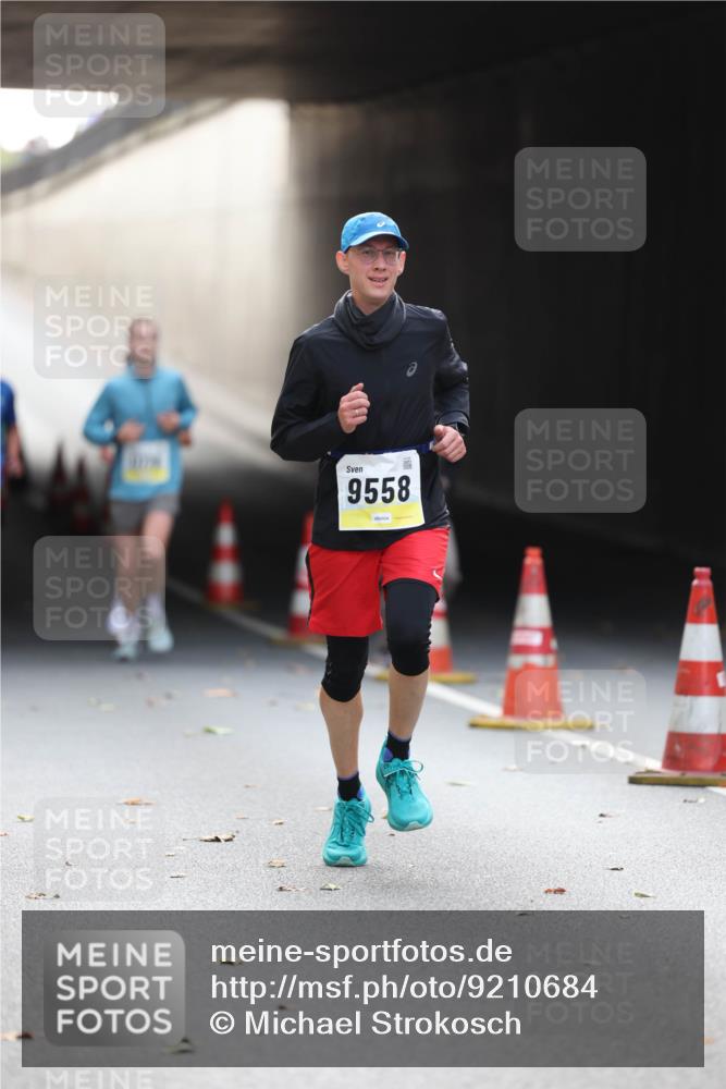 05.10.2025 - 20. swb-Marathon Bremen Michael Strokosch http://msf.ph/oto/9210684 05.10.2025 10:38:29 Laufen 9558 meine-sportfotos.de