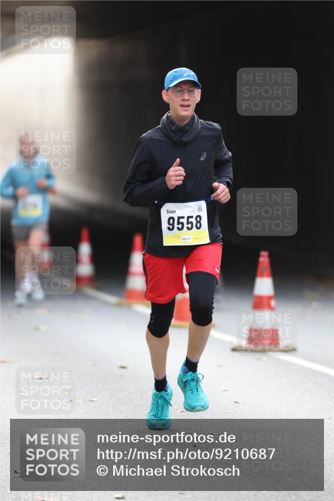 05.10.2025 - 20. swb-Marathon Bremen Michael Strokosch http://msf.ph/oto/9210687 05.10.2025 10:38:30 Laufen 9558 meine-sportfotos.de