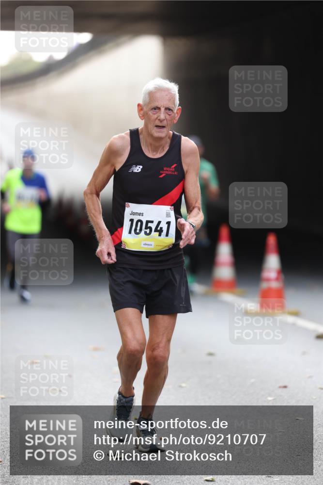 05.10.2025 - 20. swb-Marathon Bremen Michael Strokosch http://msf.ph/oto/9210707 05.10.2025 10:38:38 Laufen 10541 meine-sportfotos.de