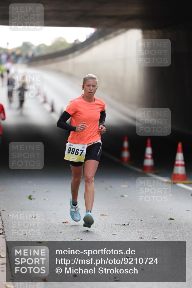 05.10.2025 - 20. swb-Marathon Bremen Michael Strokosch http://msf.ph/oto/9210724 05.10.2025 10:38:49 Laufen 9967 meine-sportfotos.de