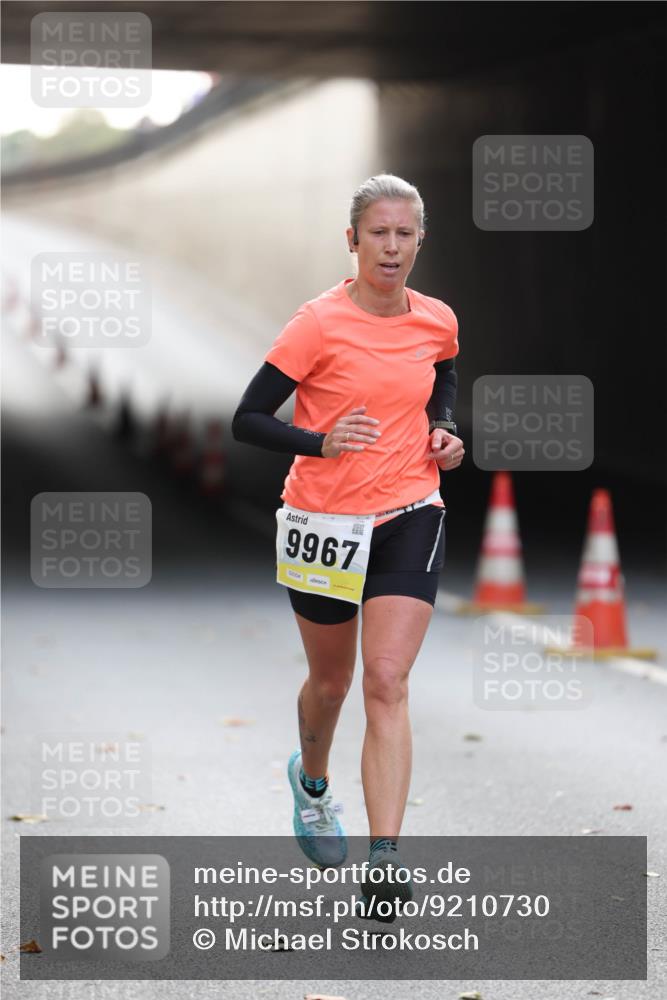 05.10.2025 - 20. swb-Marathon Bremen Michael Strokosch http://msf.ph/oto/9210730 05.10.2025 10:38:50 Laufen 9967, 11 meine-sportfotos.de