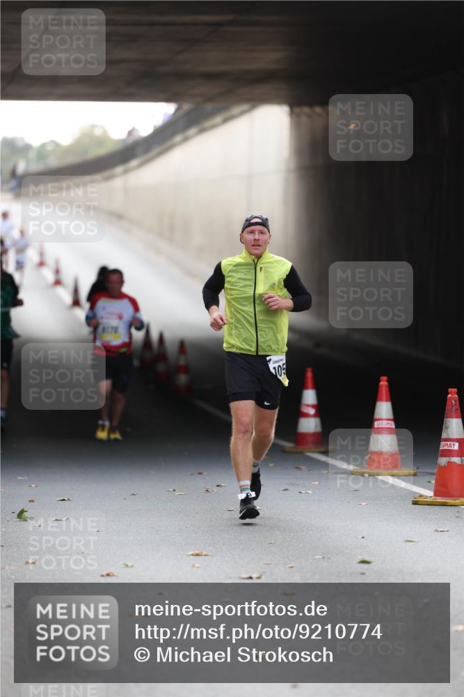 05.10.2025 - 20. swb-Marathon Bremen Michael Strokosch http://msf.ph/oto/9210774 05.10.2025 10:39:16 Laufen 105 meine-sportfotos.de