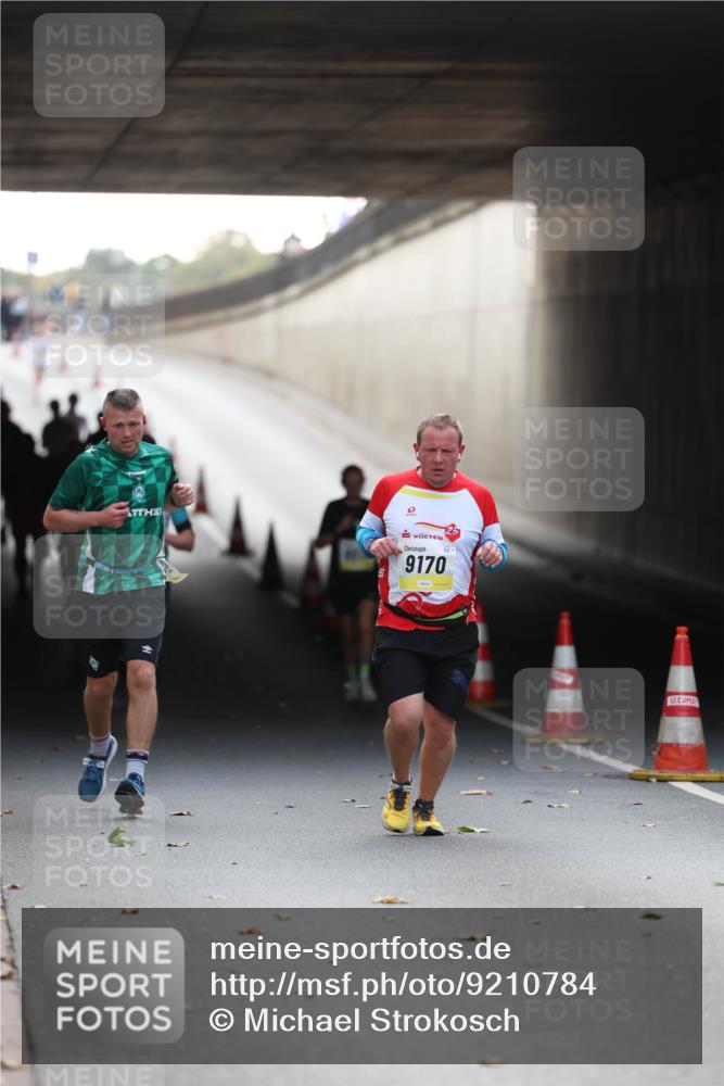 05.10.2025 - 20. swb-Marathon Bremen Michael Strokosch http://msf.ph/oto/9210784 05.10.2025 10:39:20 Laufen 9170 meine-sportfotos.de