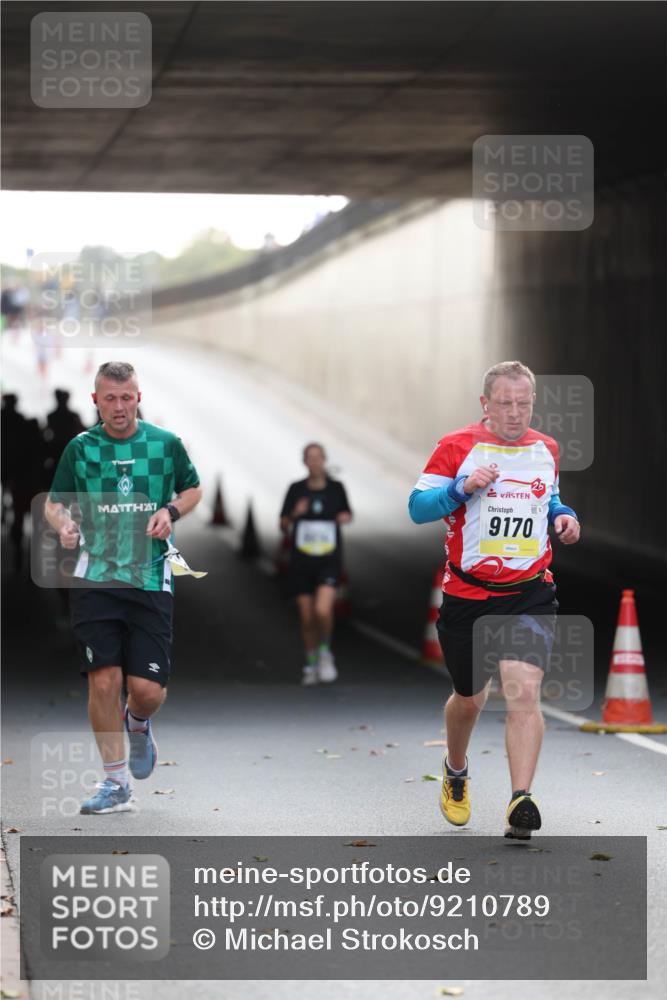 05.10.2025 - 20. swb-Marathon Bremen Michael Strokosch http://msf.ph/oto/9210789 05.10.2025 10:39:21 Laufen 9170 meine-sportfotos.de