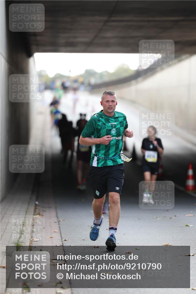 05.10.2025 - 20. swb-Marathon Bremen Michael Strokosch http://msf.ph/oto/9210790 05.10.2025 10:39:22 Laufen  meine-sportfotos.de