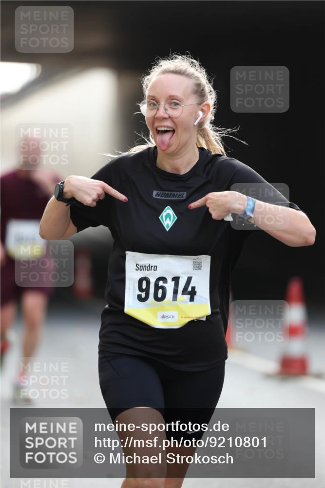 05.10.2025 - 20. swb-Marathon Bremen Michael Strokosch http://msf.ph/oto/9210801 05.10.2025 10:39:29 Laufen 9614 meine-sportfotos.de