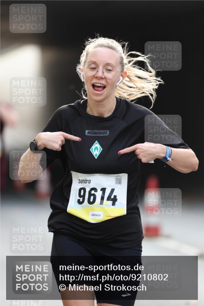 05.10.2025 - 20. swb-Marathon Bremen Michael Strokosch http://msf.ph/oto/9210802 05.10.2025 10:39:29 Laufen 9614 meine-sportfotos.de