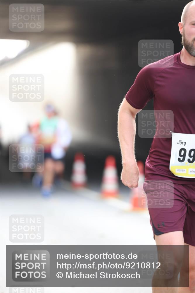 05.10.2025 - 20. swb-Marathon Bremen Michael Strokosch http://msf.ph/oto/9210812 05.10.2025 10:39:32 Laufen 99, 02589 meine-sportfotos.de