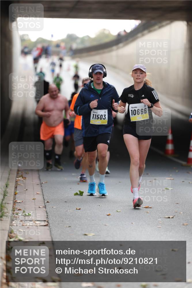 05.10.2025 - 20. swb-Marathon Bremen Michael Strokosch http://msf.ph/oto/9210821 05.10.2025 10:39:35 Laufen 11503, 10666 meine-sportfotos.de