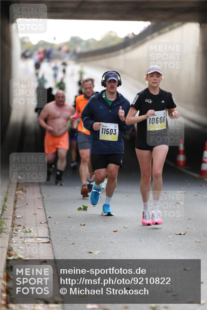05.10.2025 - 20. swb-Marathon Bremen Michael Strokosch http://msf.ph/oto/9210822 05.10.2025 10:39:35 Laufen 11503, 10666 meine-sportfotos.de