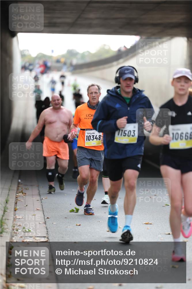 05.10.2025 - 20. swb-Marathon Bremen Michael Strokosch http://msf.ph/oto/9210824 05.10.2025 10:39:37 Laufen 10348, 11503, 10666 meine-sportfotos.de