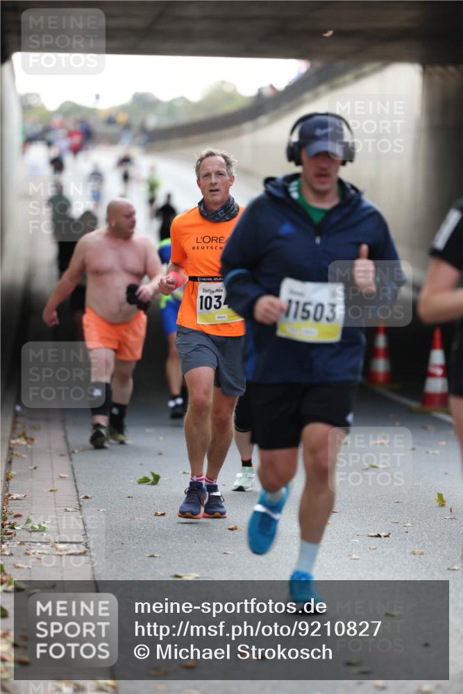 05.10.2025 - 20. swb-Marathon Bremen Michael Strokosch http://msf.ph/oto/9210827 05.10.2025 10:39:38 Laufen 103, 11503 meine-sportfotos.de
