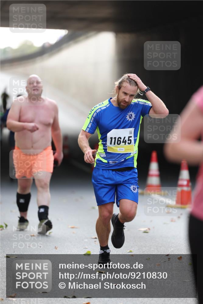 05.10.2025 - 20. swb-Marathon Bremen Michael Strokosch http://msf.ph/oto/9210830 05.10.2025 10:39:42 Laufen 11645 meine-sportfotos.de