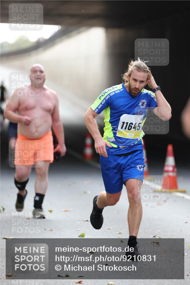 05.10.2025 - 20. swb-Marathon Bremen Michael Strokosch http://msf.ph/oto/9210831 05.10.2025 10:39:42 Laufen 11645 meine-sportfotos.de