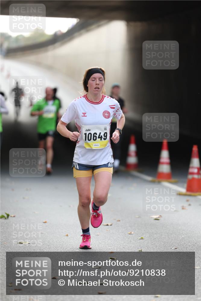 05.10.2025 - 20. swb-Marathon Bremen Michael Strokosch http://msf.ph/oto/9210838 05.10.2025 10:39:50 Laufen 10649 meine-sportfotos.de