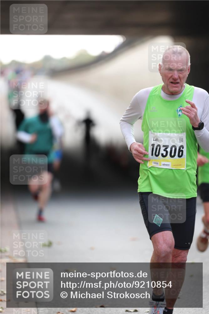 05.10.2025 - 20. swb-Marathon Bremen Michael Strokosch http://msf.ph/oto/9210854 05.10.2025 10:39:55 Laufen 10306, 02626 meine-sportfotos.de