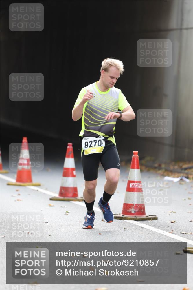 05.10.2025 - 20. swb-Marathon Bremen Michael Strokosch http://msf.ph/oto/9210857 05.10.2025 10:39:59 Laufen 9270 meine-sportfotos.de