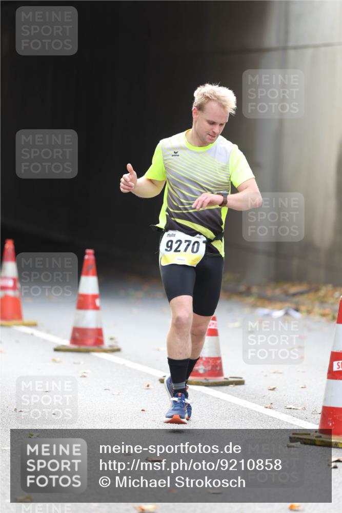 05.10.2025 - 20. swb-Marathon Bremen Michael Strokosch http://msf.ph/oto/9210858 05.10.2025 10:39:59 Laufen 9270 meine-sportfotos.de