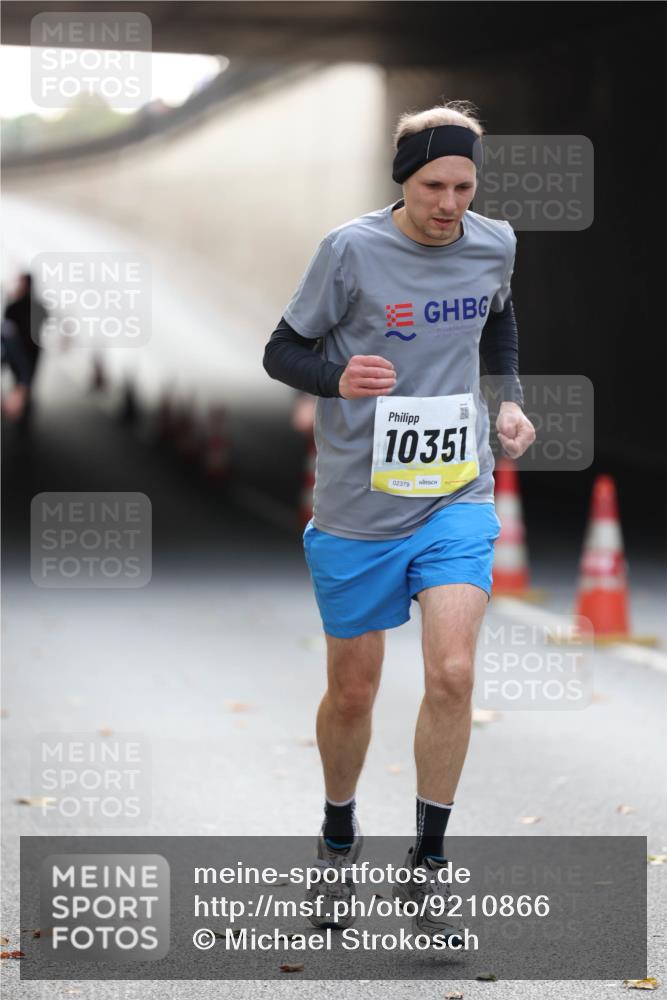 05.10.2025 - 20. swb-Marathon Bremen Michael Strokosch http://msf.ph/oto/9210866 05.10.2025 10:40:02 Laufen 10351, 02379 meine-sportfotos.de