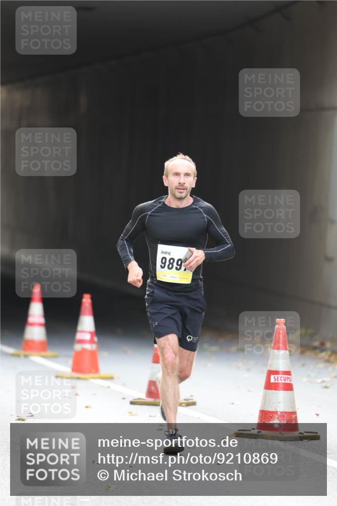 05.10.2025 - 20. swb-Marathon Bremen Michael Strokosch http://msf.ph/oto/9210869 05.10.2025 10:40:05 Laufen 989, 264 meine-sportfotos.de