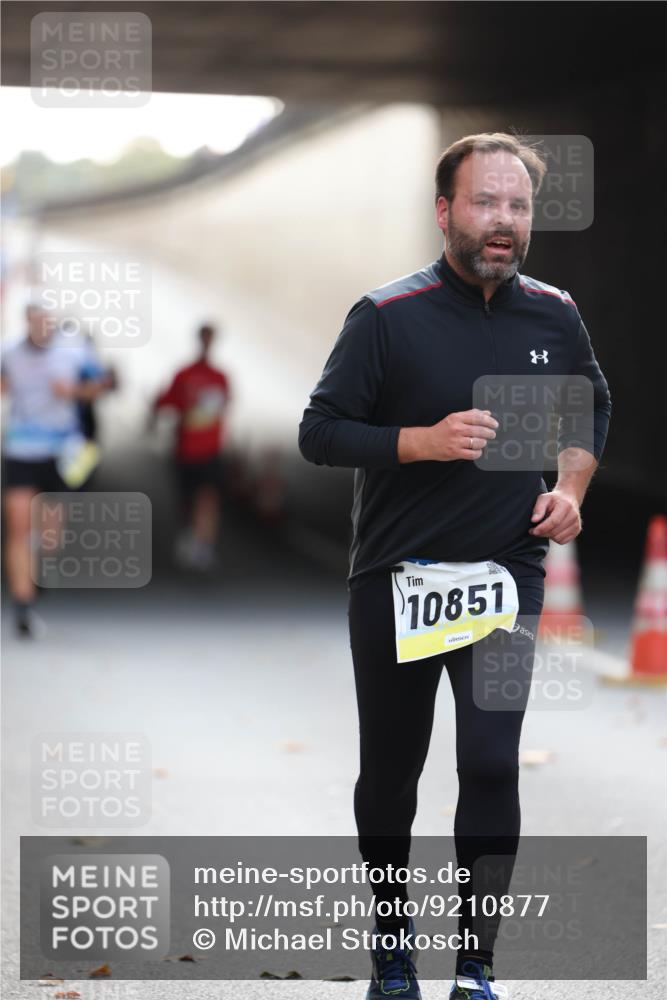 05.10.2025 - 20. swb-Marathon Bremen Michael Strokosch http://msf.ph/oto/9210877 05.10.2025 10:40:07 Laufen 10851 meine-sportfotos.de
