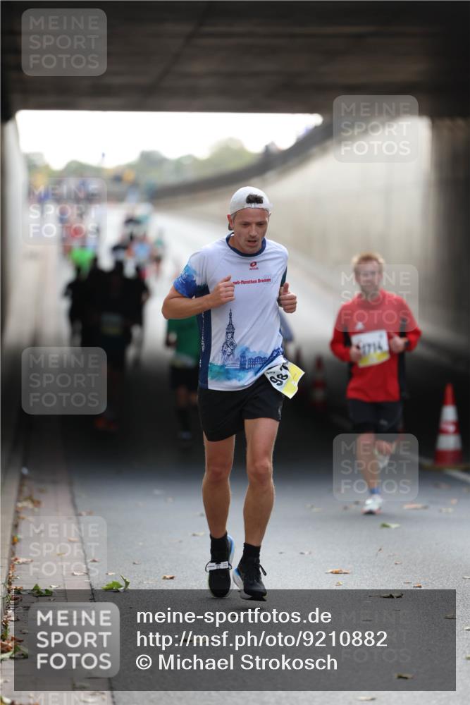 05.10.2025 - 20. swb-Marathon Bremen Michael Strokosch http://msf.ph/oto/9210882 05.10.2025 10:40:10 Laufen 987, 1714 meine-sportfotos.de