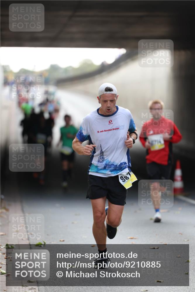 05.10.2025 - 20. swb-Marathon Bremen Michael Strokosch http://msf.ph/oto/9210885 05.10.2025 10:40:11 Laufen 18, 23, 987 meine-sportfotos.de