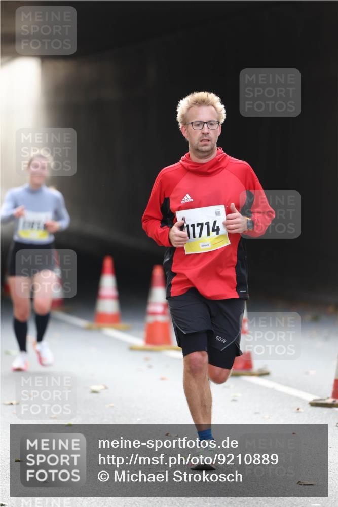 05.10.2025 - 20. swb-Marathon Bremen Michael Strokosch http://msf.ph/oto/9210889 05.10.2025 10:40:14 Laufen 11714 meine-sportfotos.de