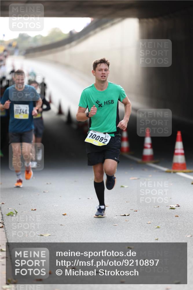 05.10.2025 - 20. swb-Marathon Bremen Michael Strokosch http://msf.ph/oto/9210897 05.10.2025 10:40:17 Laufen 11348, 10092, 1 meine-sportfotos.de