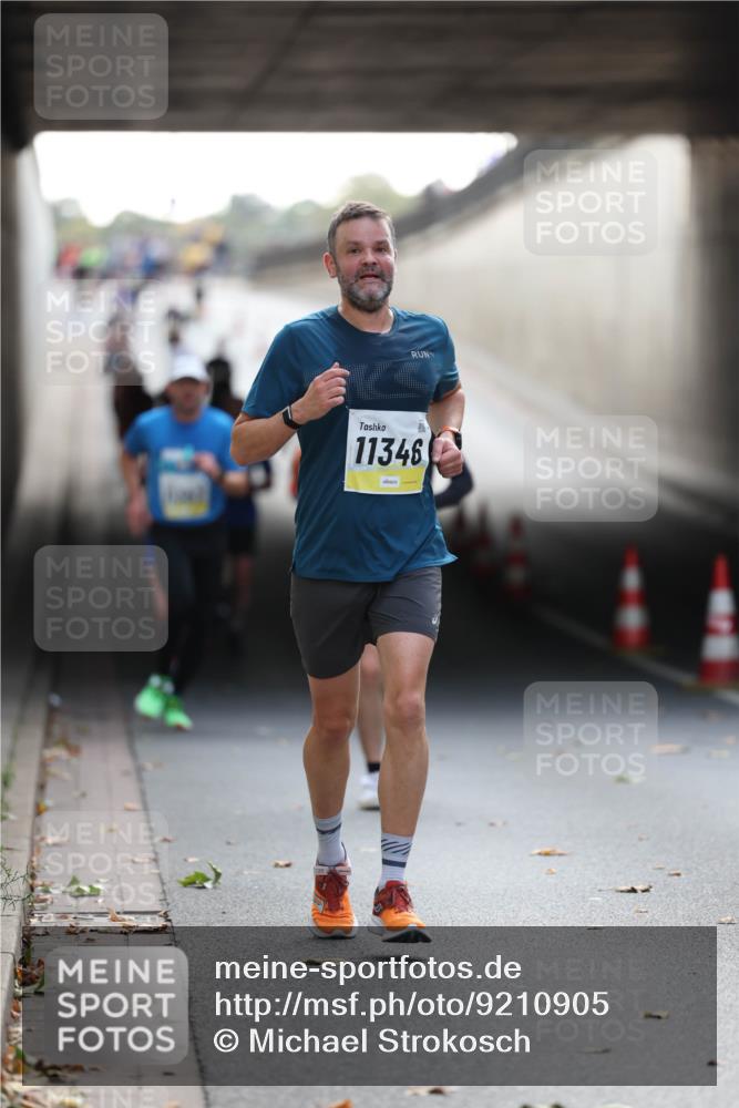 05.10.2025 - 20. swb-Marathon Bremen Michael Strokosch http://msf.ph/oto/9210905 05.10.2025 10:40:20 Laufen 11346 meine-sportfotos.de