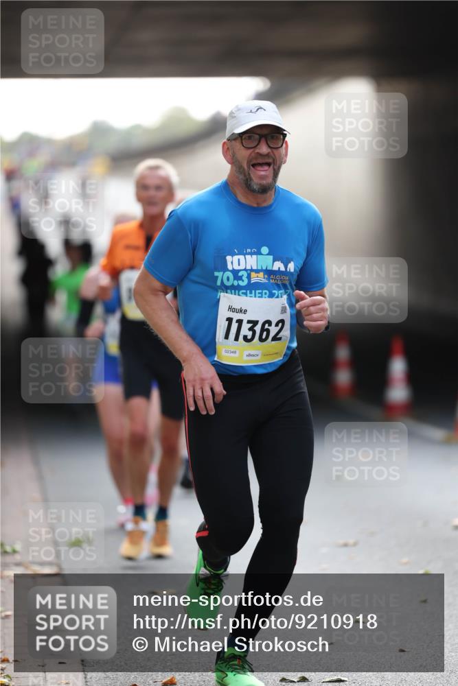 05.10.2025 - 20. swb-Marathon Bremen Michael Strokosch http://msf.ph/oto/9210918 05.10.2025 10:40:25 Laufen 70, 3, 20, 11362, 02348 meine-sportfotos.de