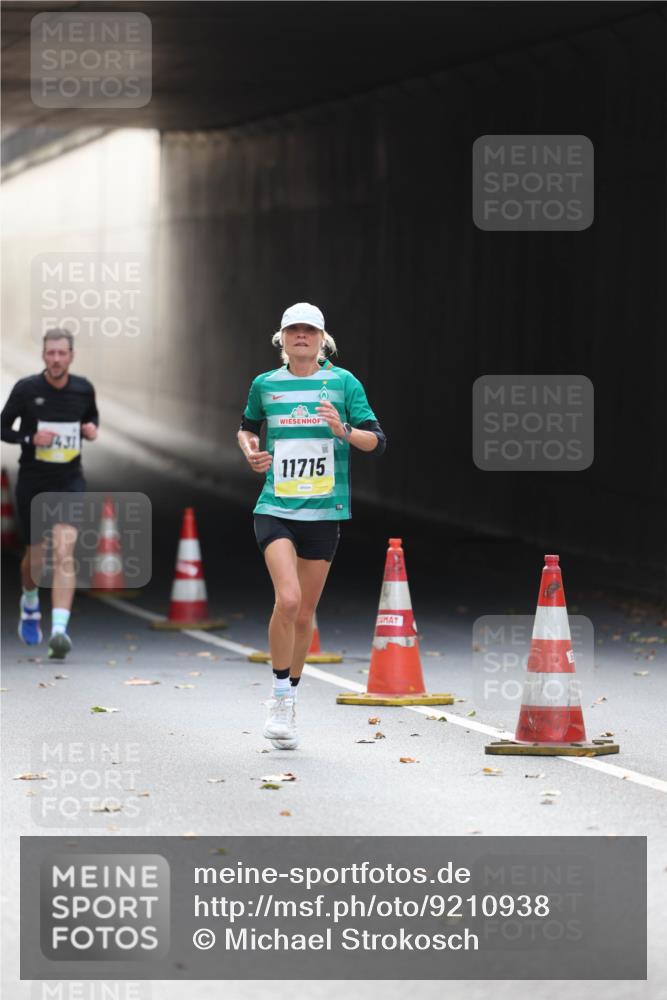 05.10.2025 - 20. swb-Marathon Bremen Michael Strokosch http://msf.ph/oto/9210938 05.10.2025 10:40:35 Laufen 431, 11715 meine-sportfotos.de