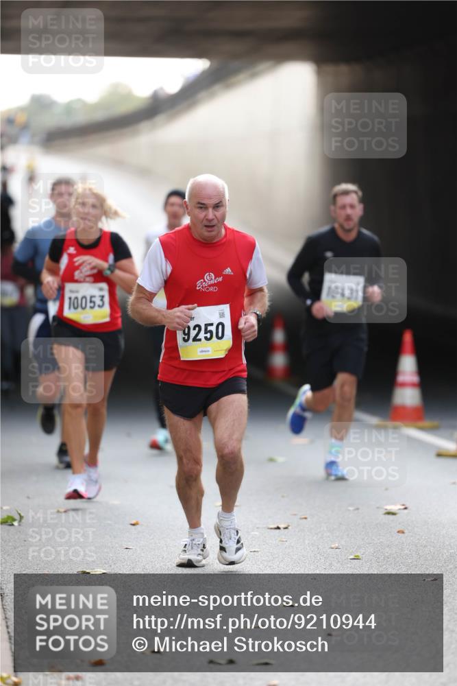 05.10.2025 - 20. swb-Marathon Bremen Michael Strokosch http://msf.ph/oto/9210944 05.10.2025 10:40:38 Laufen 10053, 9250, 10431 meine-sportfotos.de