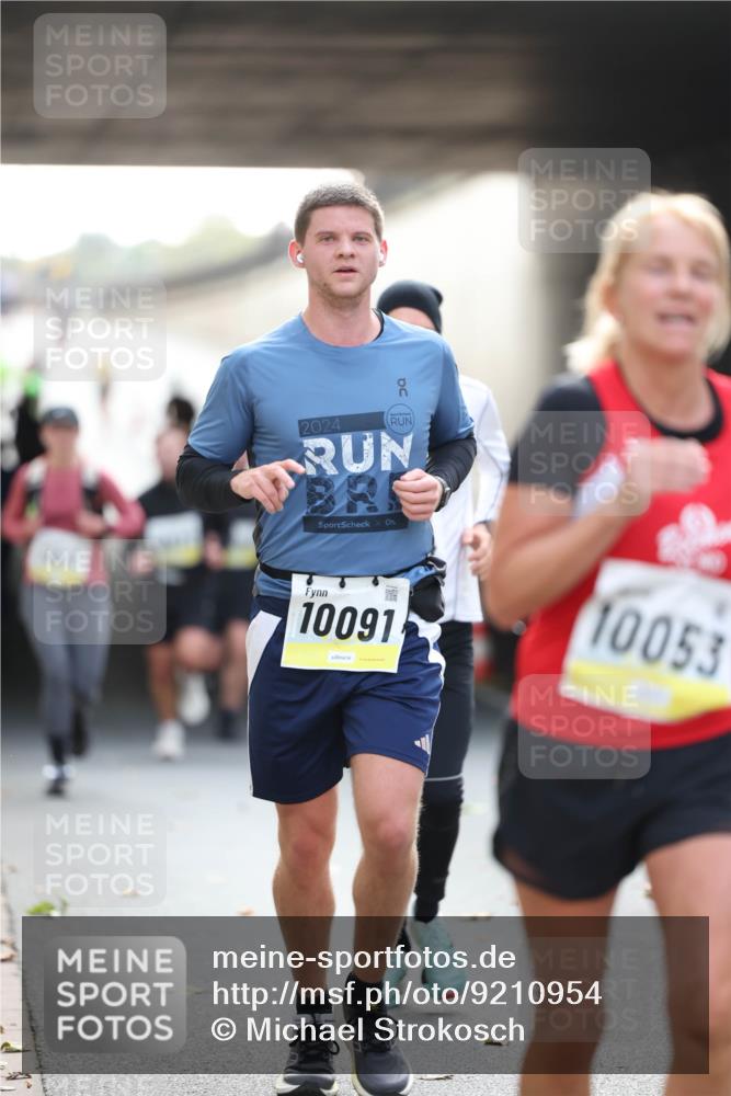 05.10.2025 - 20. swb-Marathon Bremen Michael Strokosch http://msf.ph/oto/9210954 05.10.2025 10:40:41 Laufen 2024, 2, 10091, 10053 meine-sportfotos.de