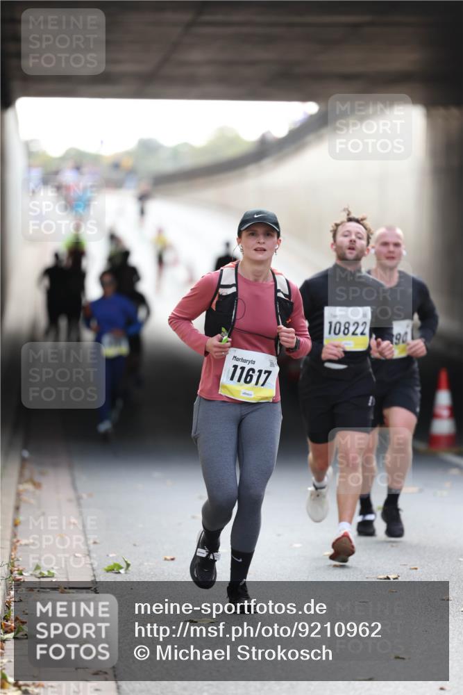 05.10.2025 - 20. swb-Marathon Bremen Michael Strokosch http://msf.ph/oto/9210962 05.10.2025 10:40:44 Laufen 11617, 10822, 90 meine-sportfotos.de