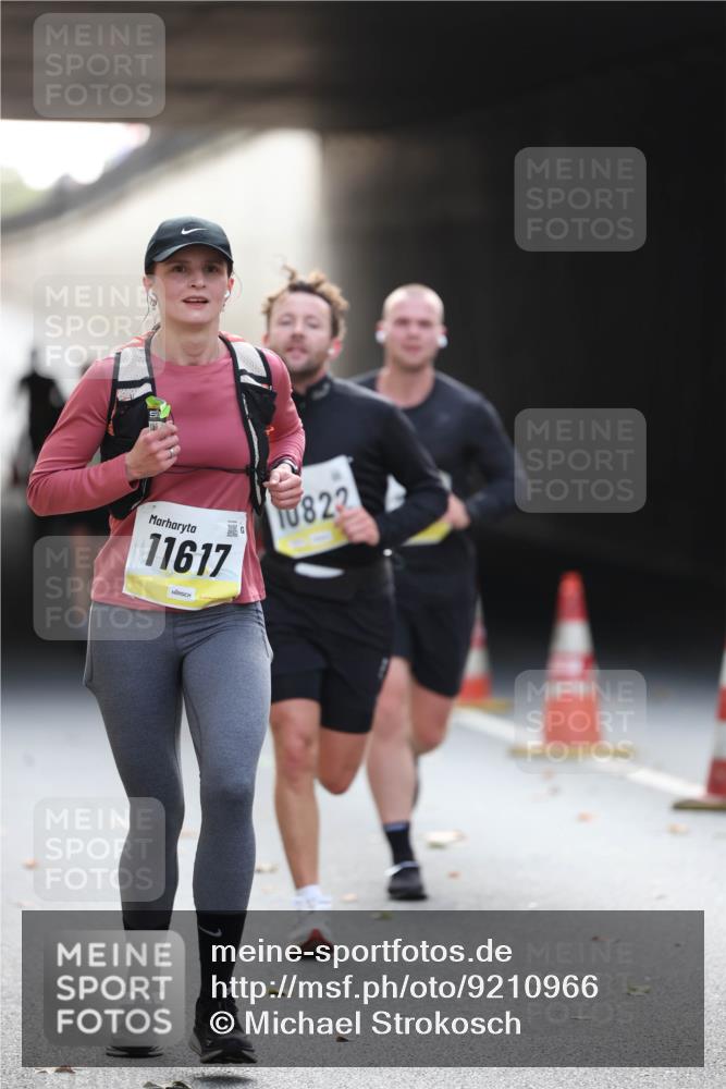 05.10.2025 - 20. swb-Marathon Bremen Michael Strokosch http://msf.ph/oto/9210966 05.10.2025 10:40:45 Laufen 11617, 10822 meine-sportfotos.de