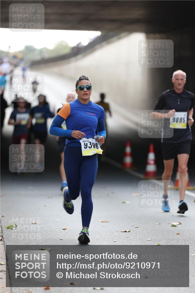 05.10.2025 - 20. swb-Marathon Bremen Michael Strokosch http://msf.ph/oto/9210971 05.10.2025 10:40:50 Laufen 9396, 9885 meine-sportfotos.de